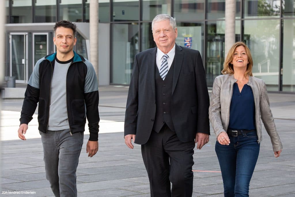 Kommissar Max Fischer (Max Hemmersdorfer, l.), Oberstaatsanwalt Bernd Reuther (Rainer Hunold, M.) und Kommissarin Kerstin Klar (Fiona Coors) ermitteln gemeinsamen in ihrem nächsten Fall.