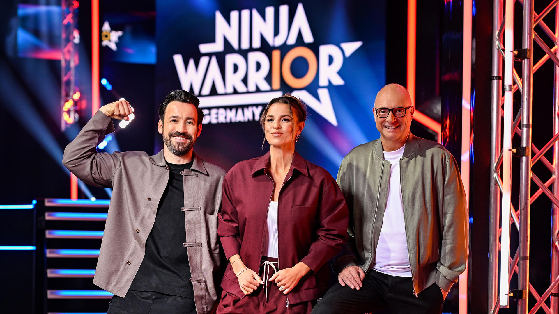 Das Moderatoren-Team vor Ort bei Ninja Warrior 2025