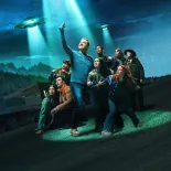 Erleben Sie die Serie "Resident: Alien" mit waipu.tv bei Sky Sci-Fi